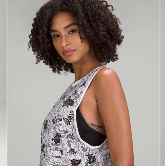 Lululemon Muscle Love Tank Top - Picture 2 of 5